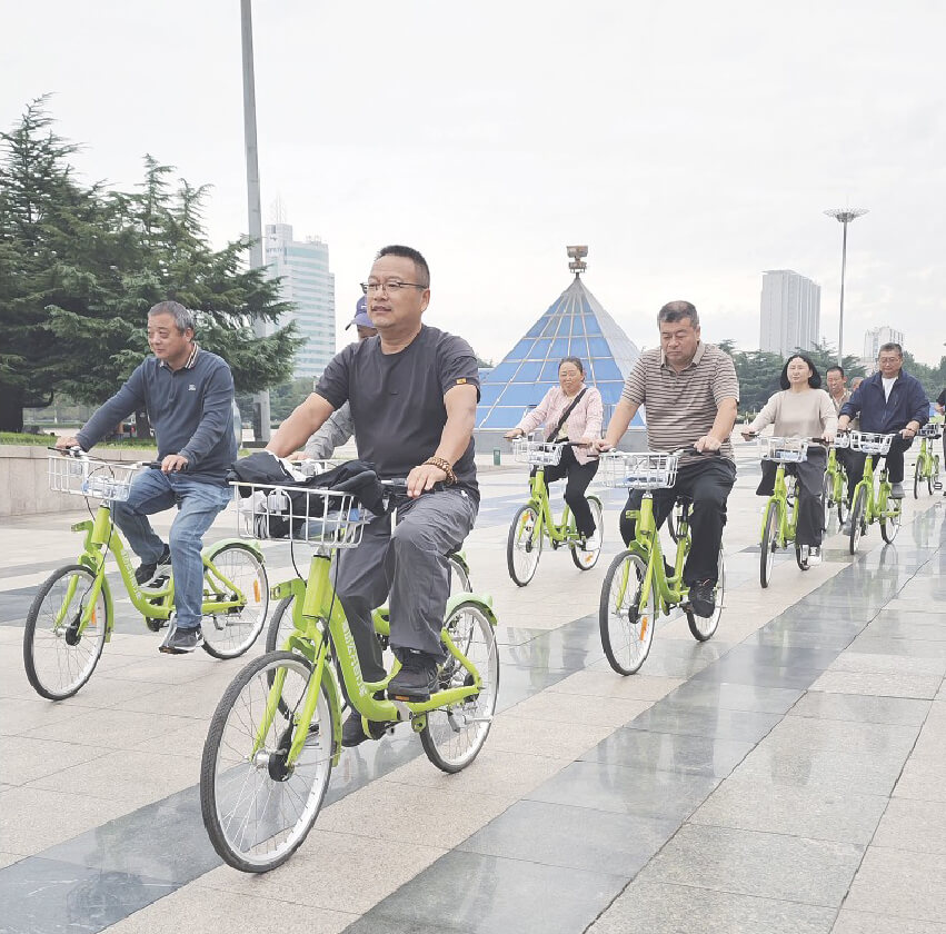 一場(chǎng)騎行一路景倡導綠色出行 一場(chǎng)騎行一路景倡導綠色出行